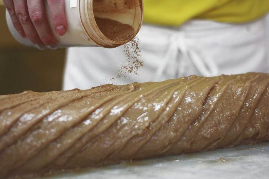Best 8 Gourmet Fudge Shops Online That Deliver Nationwide - FrankenMuth Fudge Kitchen