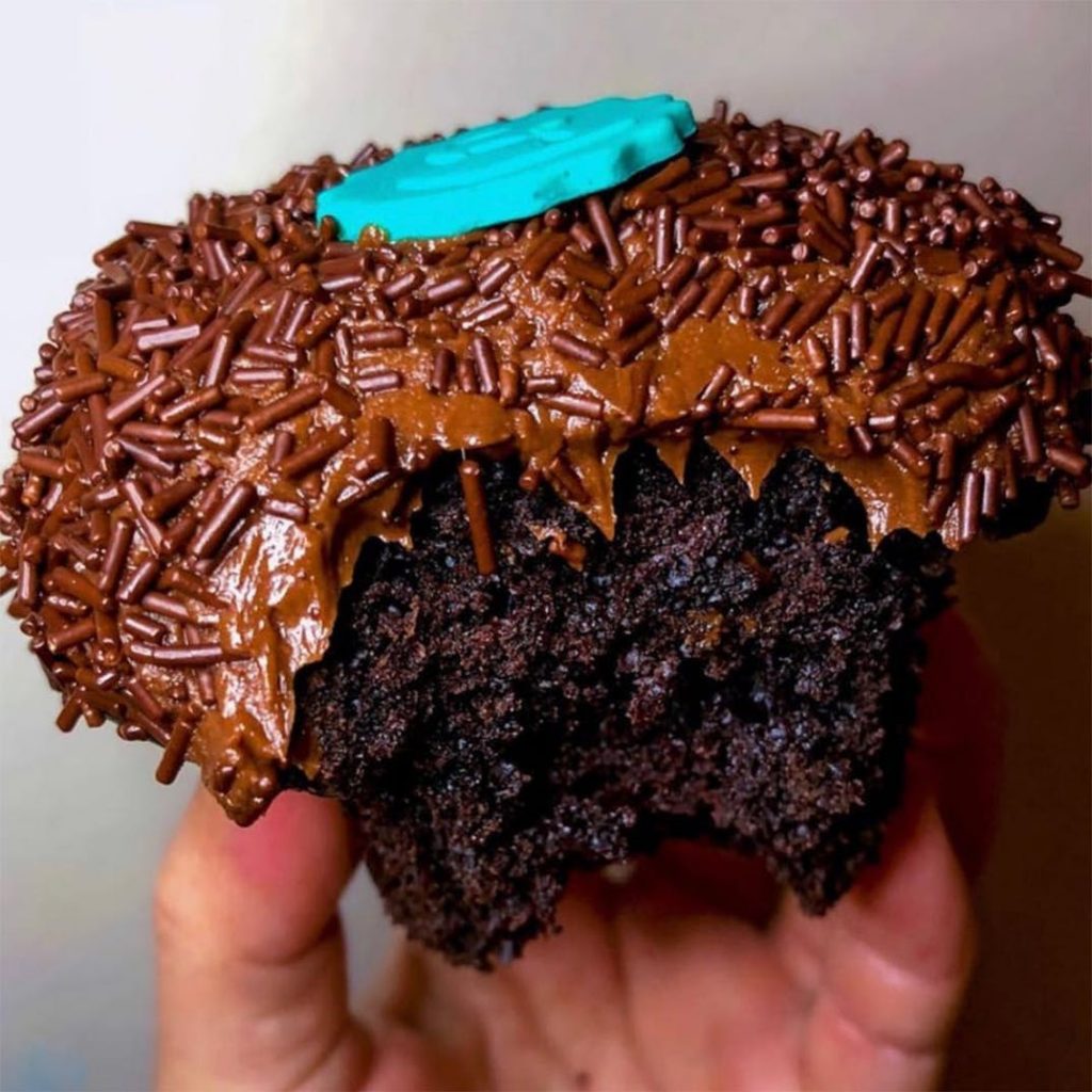 These 13 Bakeries Deliver Gourmet Cupcakes To Your Doorstep Fast - crave cupcakes