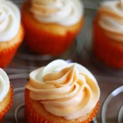 These 13 Bakeries Deliver Gourmet Cupcakes To Your Doorstep Fast - sweetly spirited