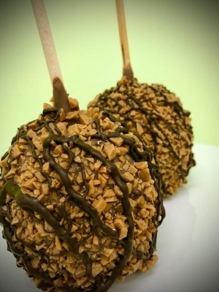 Places Online That Deliver Caramel & Candy Apples - Apples Gone Wild toffee crunch